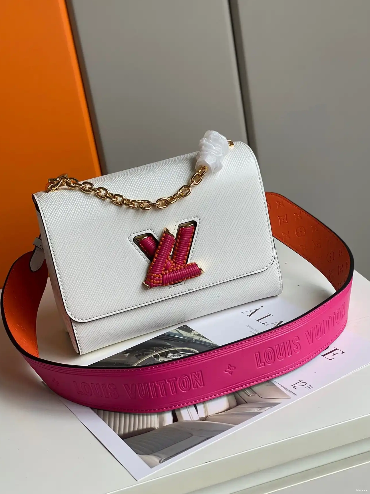 VUITTON TWIST LOUIS MM 0503